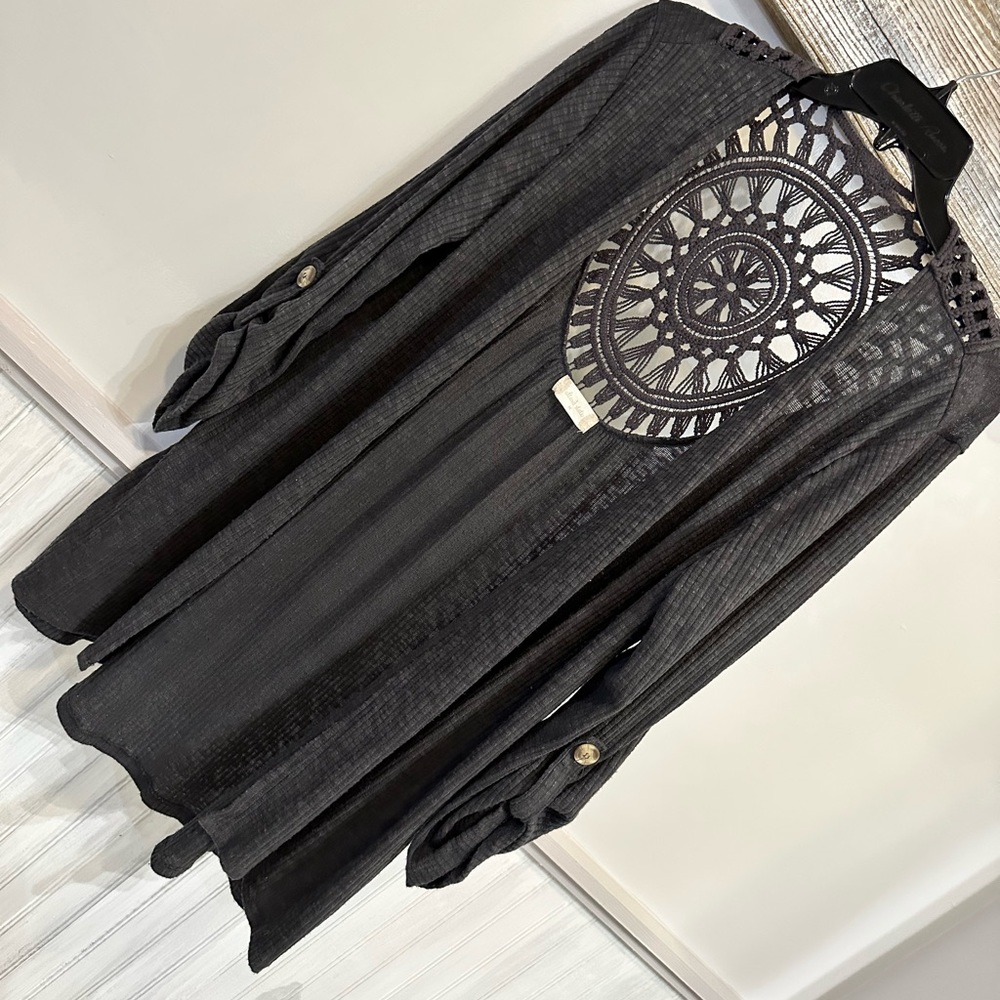 Altar’d Black Sweater.Gorgeous.New,without tags.Hits right below waist.